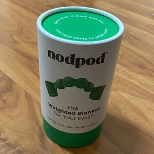 ❤️ Nodpod The Weighted Blanket for Eyes in Palm Leaf Green NWT